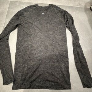 Lululemon Athletica women’s swiftly tech long sleeve